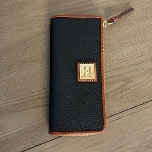Dooney & Bourke wallet
